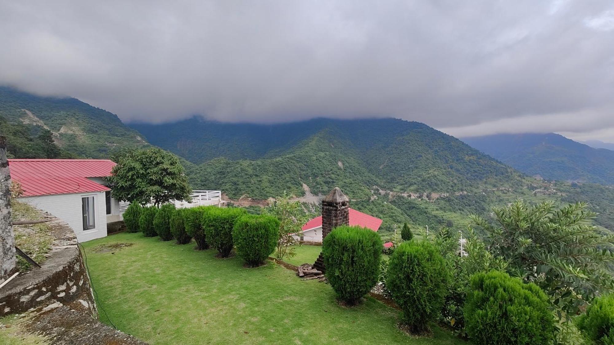 The Bohemian Casa Dehradun Hotel Kültér fotó